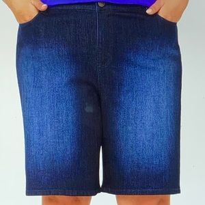 Catherines, Jean Shorts, 26W, StretchFabric